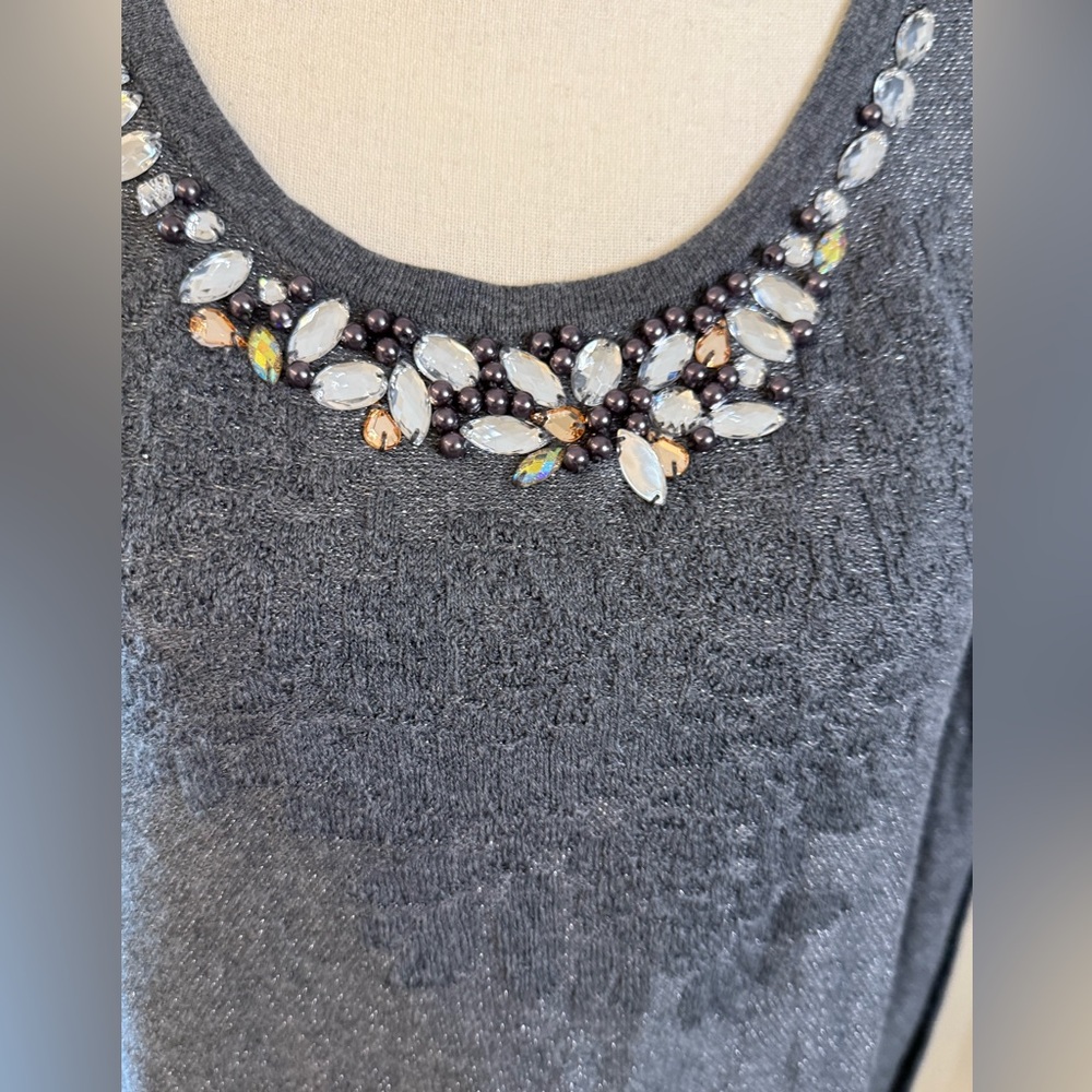 White House Black Market sweater gray bead embellished scoop neck & back SZ XL - Picture 2 of 11